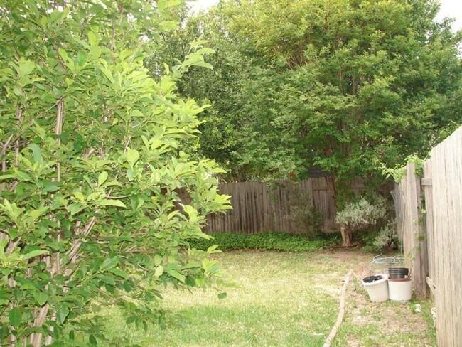 Building Photo - 1720 Lynnville Trail