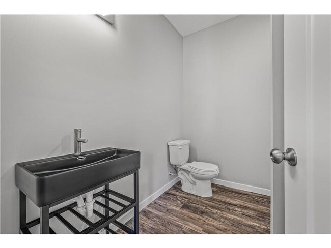 Building Photo - Rare 3 bed 4 bath no upgrade left out! 2 full kitchens, great views, dont miss out!