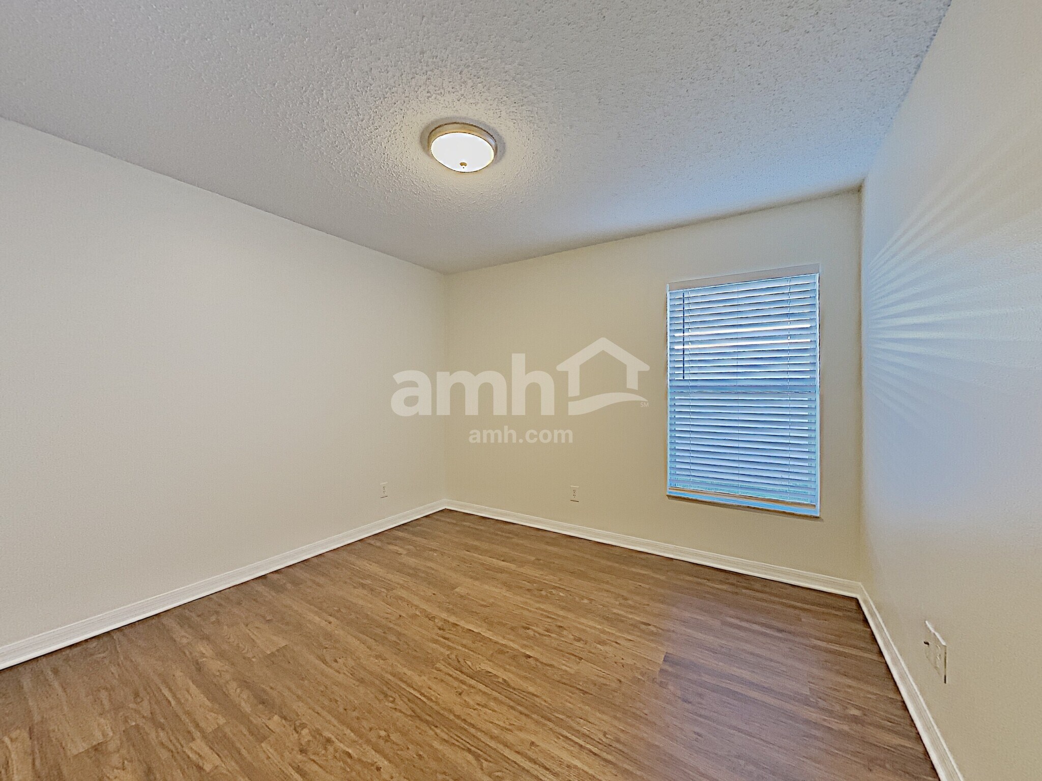 Building Photo - 1066 Bluegrass Dr