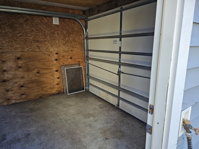 Building Photo - 110 Knight Ct