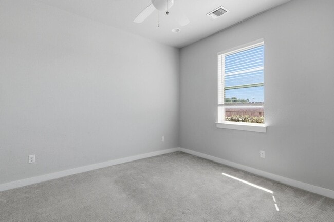 Building Photo - 103 Trailside Ln