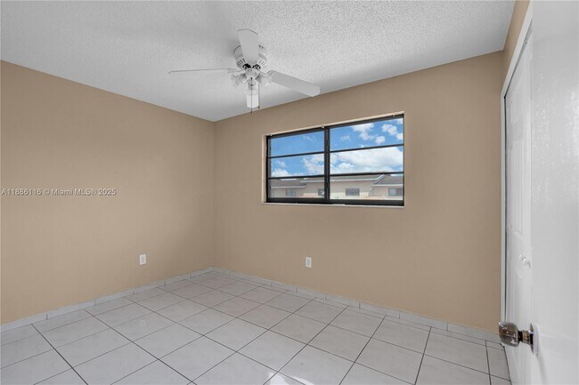 Building Photo - 2261 W 53rd St