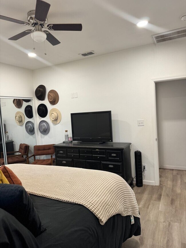 Building Photo - 211 S West - Merkel, TX