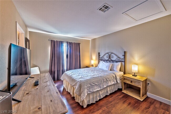 Building Photo - 8971 Rolling Rock Dr