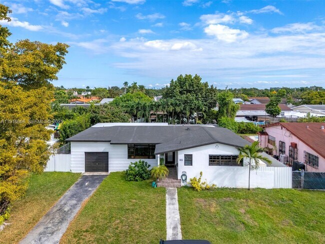 Building Photo - 1815 SW 85th Ct