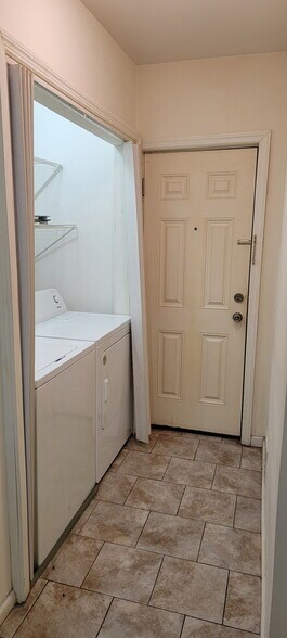 Building Photo - 227 Muhlenberg Pl