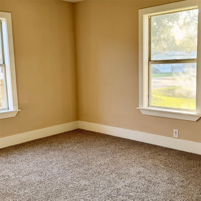 Building Photo - 109 Gossett St