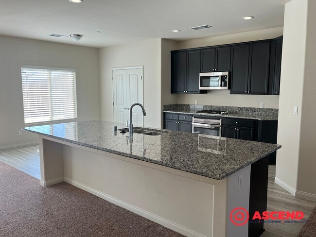 Building Photo - Stunning 4 Bedroom Home In The Southwest!