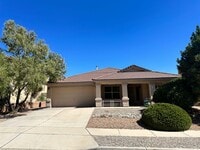 Building Photo - Large 3 bed / 2 Bath | Desirable Cabezon H...