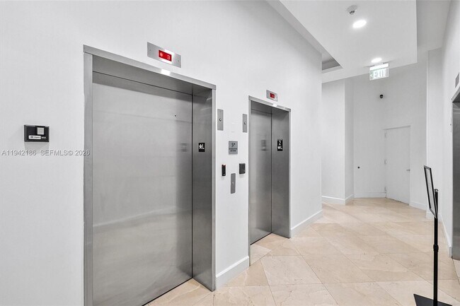 Building Photo - 350 NE 24th St