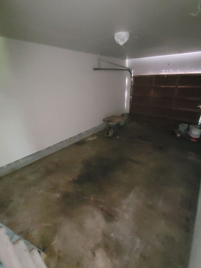 Building Photo - 748 N 12th Ave