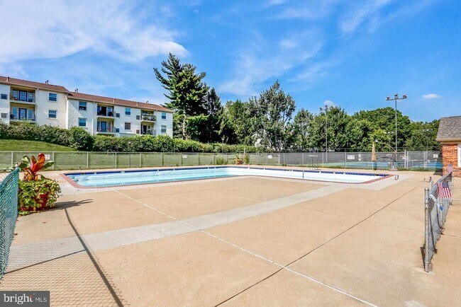 Building Photo - 8326 Darlington St