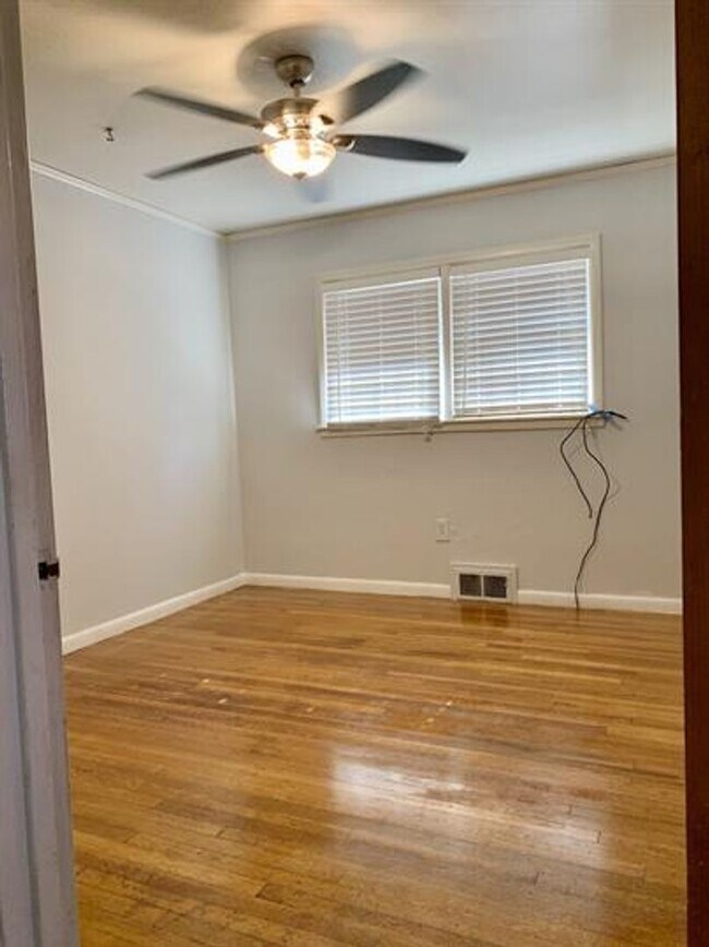 Building Photo - Spacious 4-Bedroom Home in Memphis-Perfect...