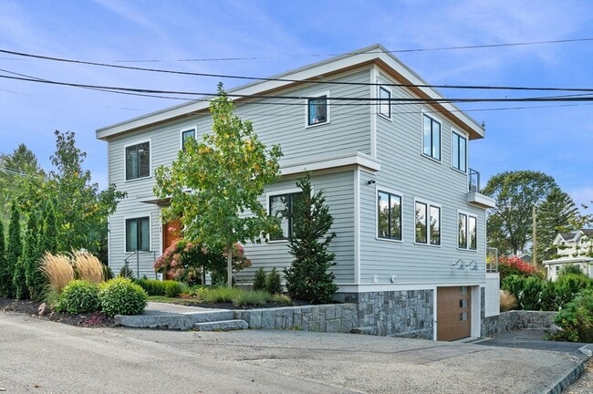 Building Photo - 99 Naugus Ave