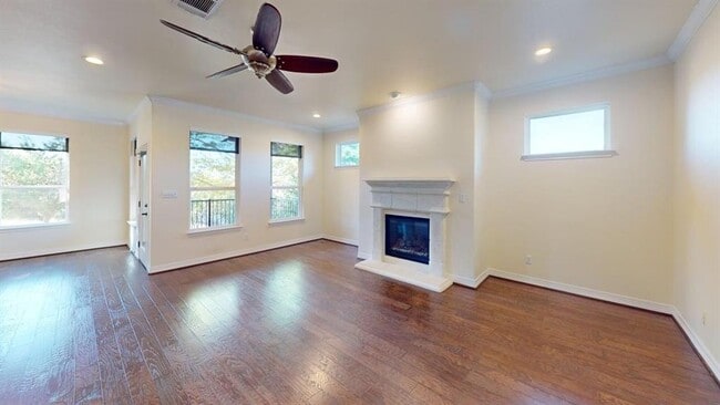 Building Photo - 12004 Terraza Cir