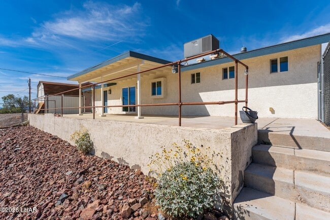 Building Photo - 2150 Lake Havasu Plaza