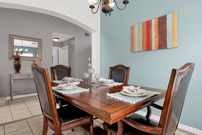 Building Photo - 112 Paloma Dr