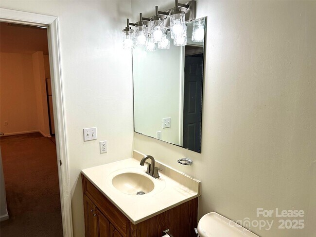 Building Photo - 5589 Wrenn Dr