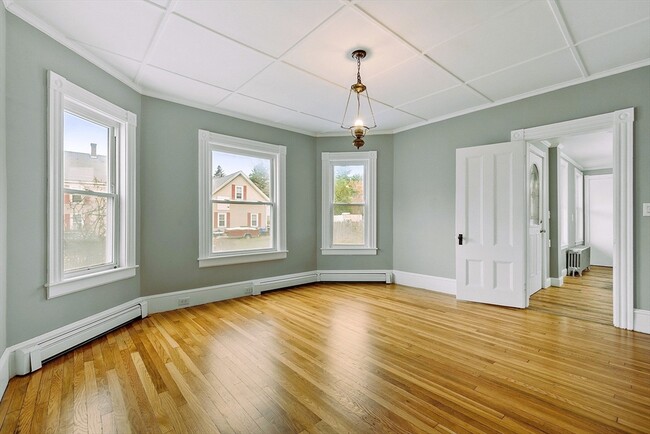 Building Photo - 2154 Main St