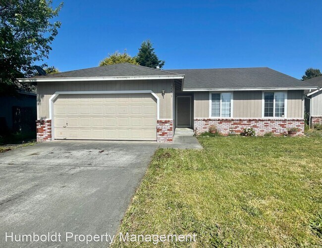 3 br, 2 bath House 2275 Silverbrook Ct 2275 Silverbrook Ct