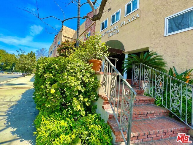 Building Photo - 11670 W Sunset Blvd