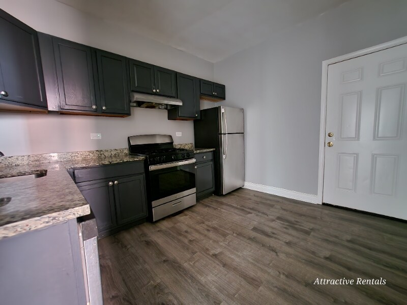 Building Photo - 7632 S Drexel Ave