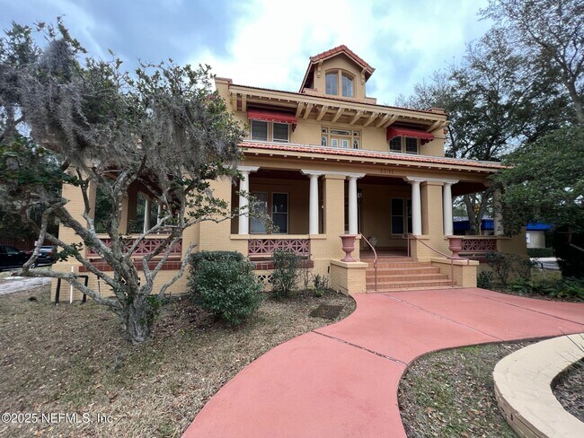 Building Photo - 1541 Riverside Ave