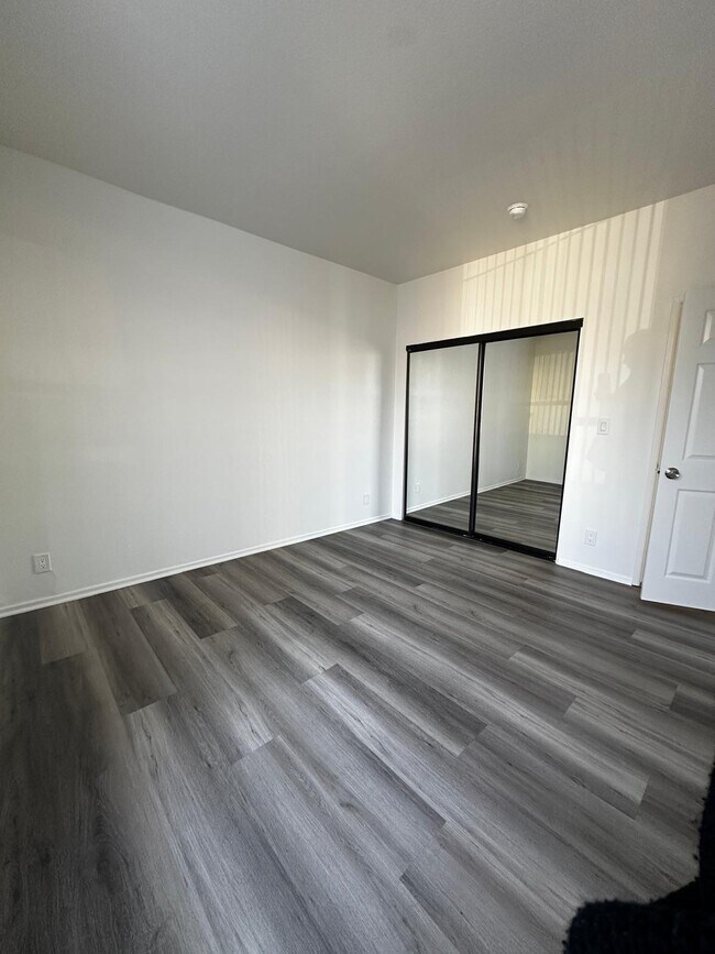 Building Photo - 4343 Whitsett Ave