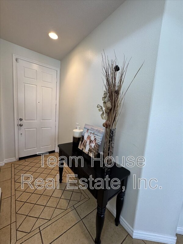 Building Photo - 26734 Via Bellazza