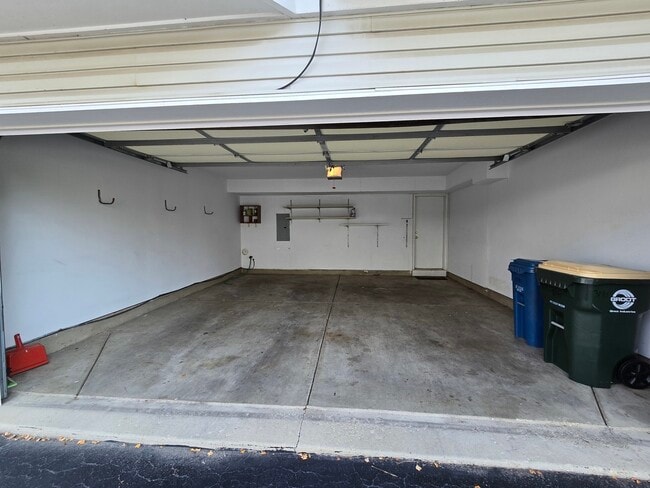Building Photo - 3190 Teal Bay Ct