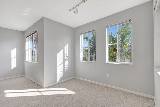 Building Photo - 11020 Legacy Dr
