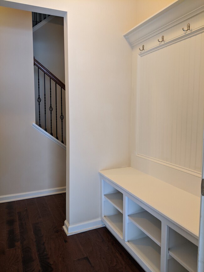 Building Photo - 1166 Alsace Dr