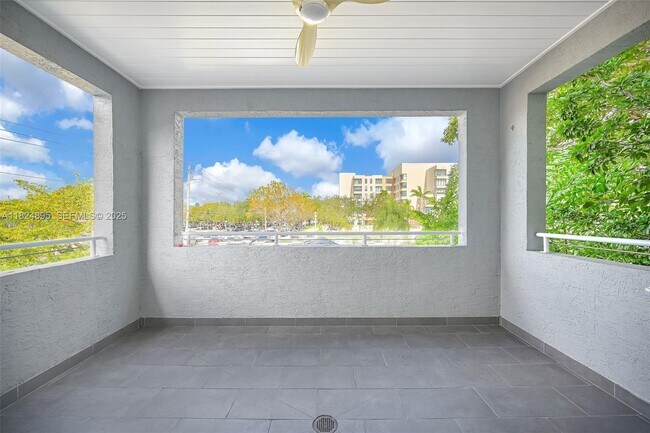 Building Photo - 150 NE 50th St