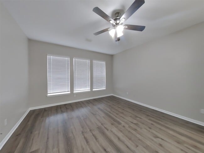 Building Photo - 4015 Camelia Glen Ln