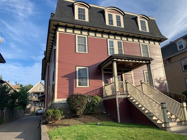 Building Photo - 95 Dix St