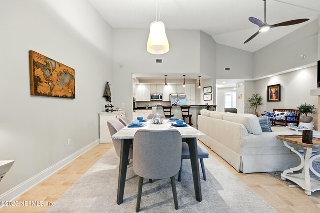 Building Photo - 330 N Shore Cir