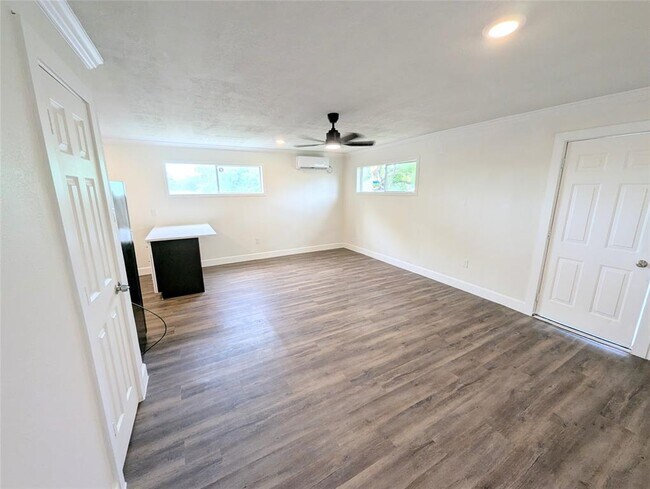 Building Photo - 2306 Garvey Dr