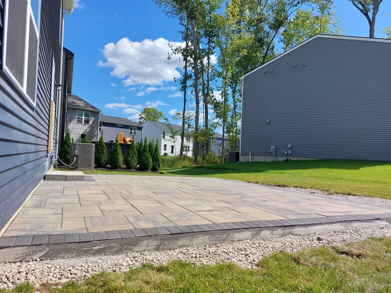 Building Photo - 9153 Dogwood Ln