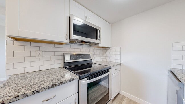 Building Photo - Adorable 1 bedroom condo with mountain views