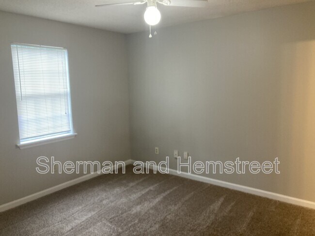 Building Photo - 502 Commons Dr