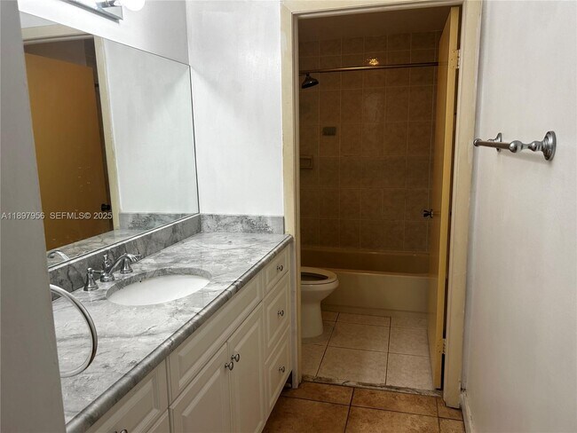 Building Photo - 10855 SW 112th Ave