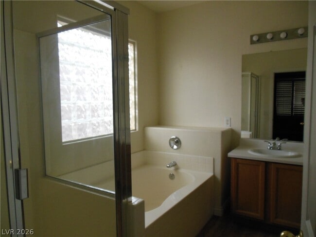 Building Photo - 10923 Golden Birch Pl