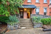 Building Photo - 28 E Hollister St