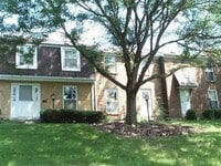 Building Photo - Coming soon May 2024! 2 bedroom condo in ...