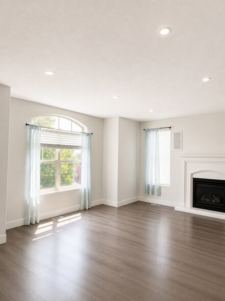 Building Photo - 3192 W Bald Mountain Dr