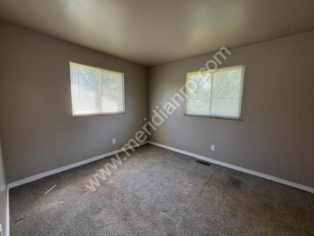 Building Photo - 2219 Drake Dr