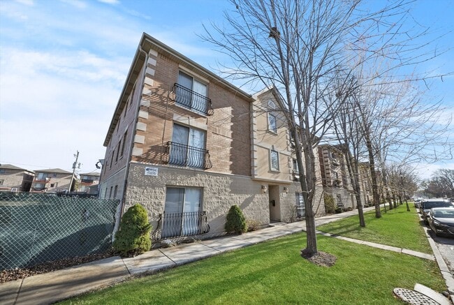 Building Photo - 3423 Ridgeland-202