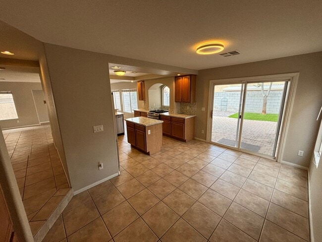 Building Photo - Beautiful two-story home with 4Bed /2.5Bath w Loft located in Henderson Nevada! Make the Move for...