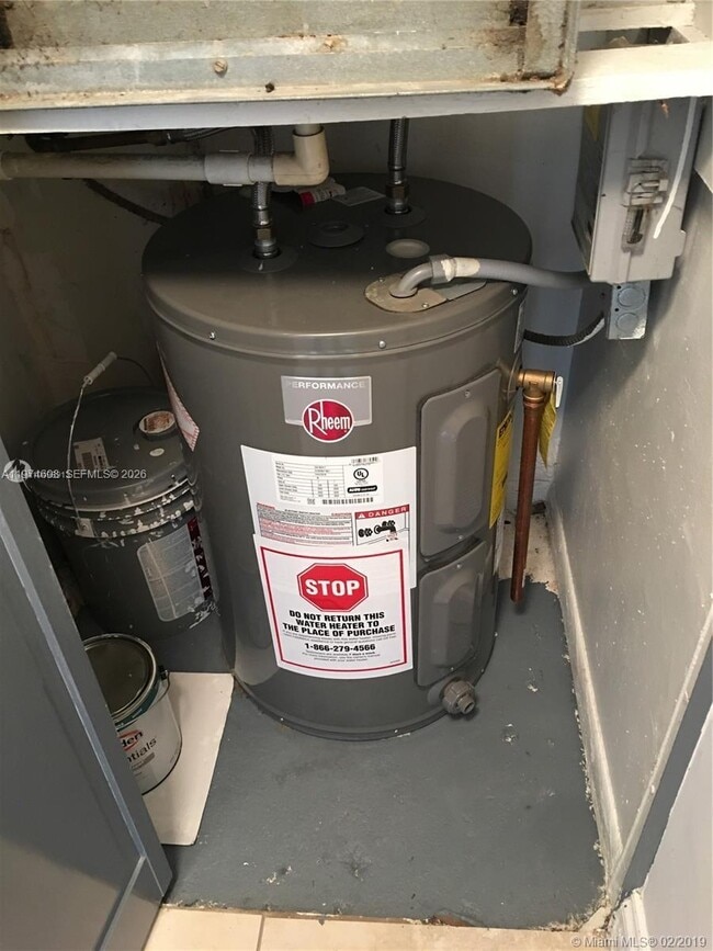 Building Photo - 1801 S Treasure Dr