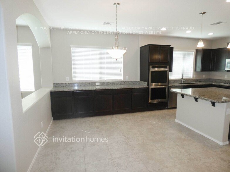 Building Photo - 649 E Canyon Rock Rd